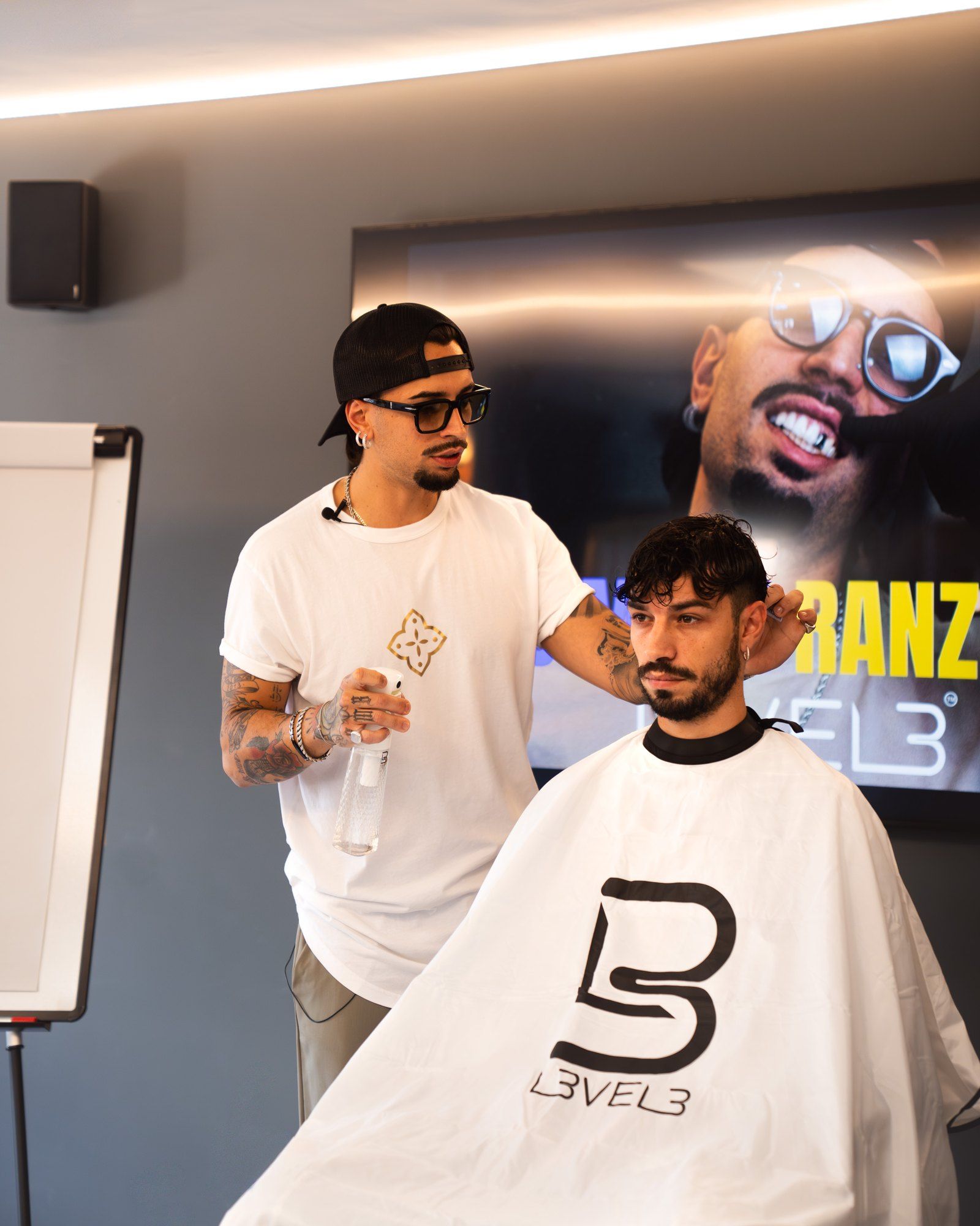 Demo sul palco con mantella L3VEL3