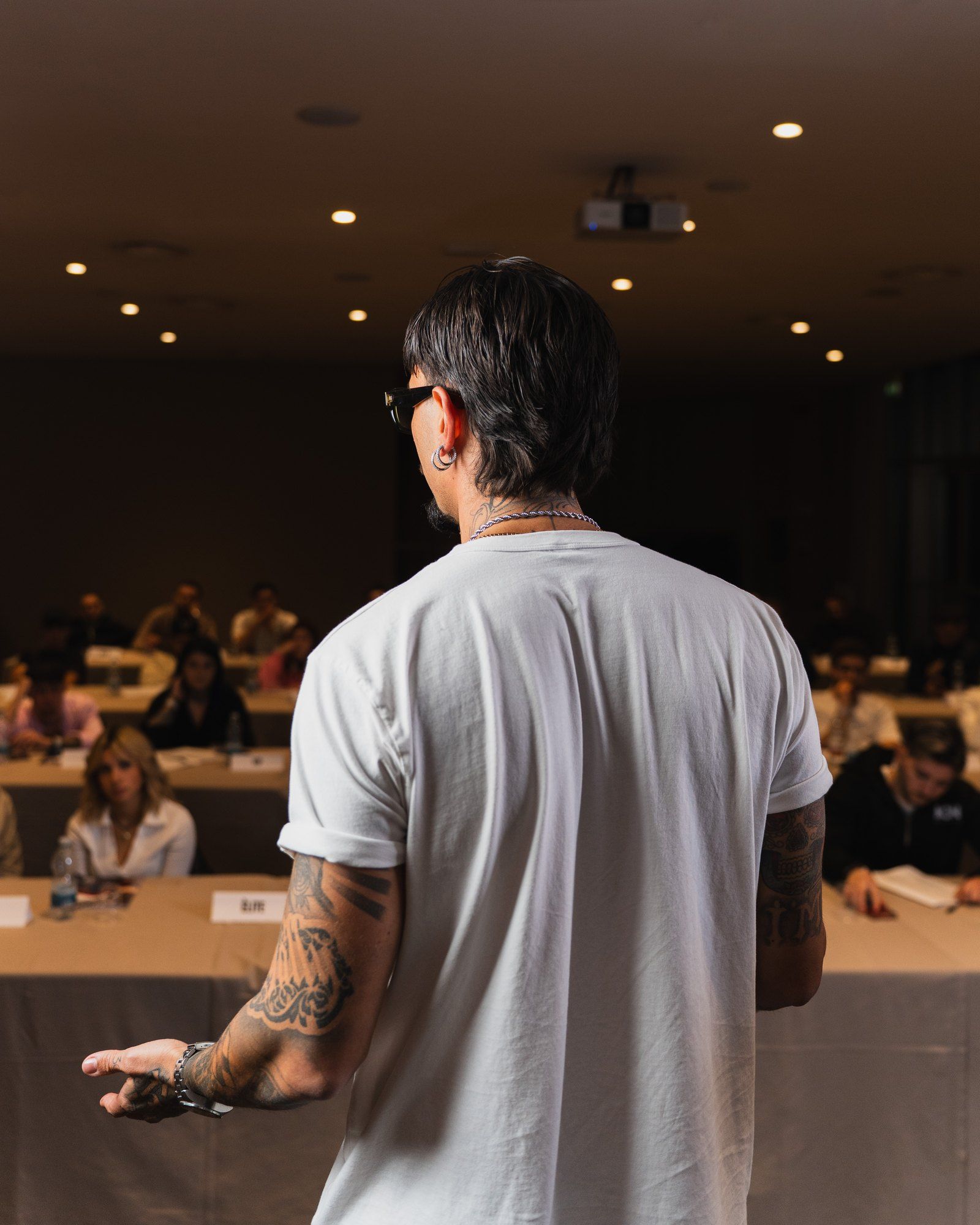 Simone Ranzini spiega una tecnica alla sala